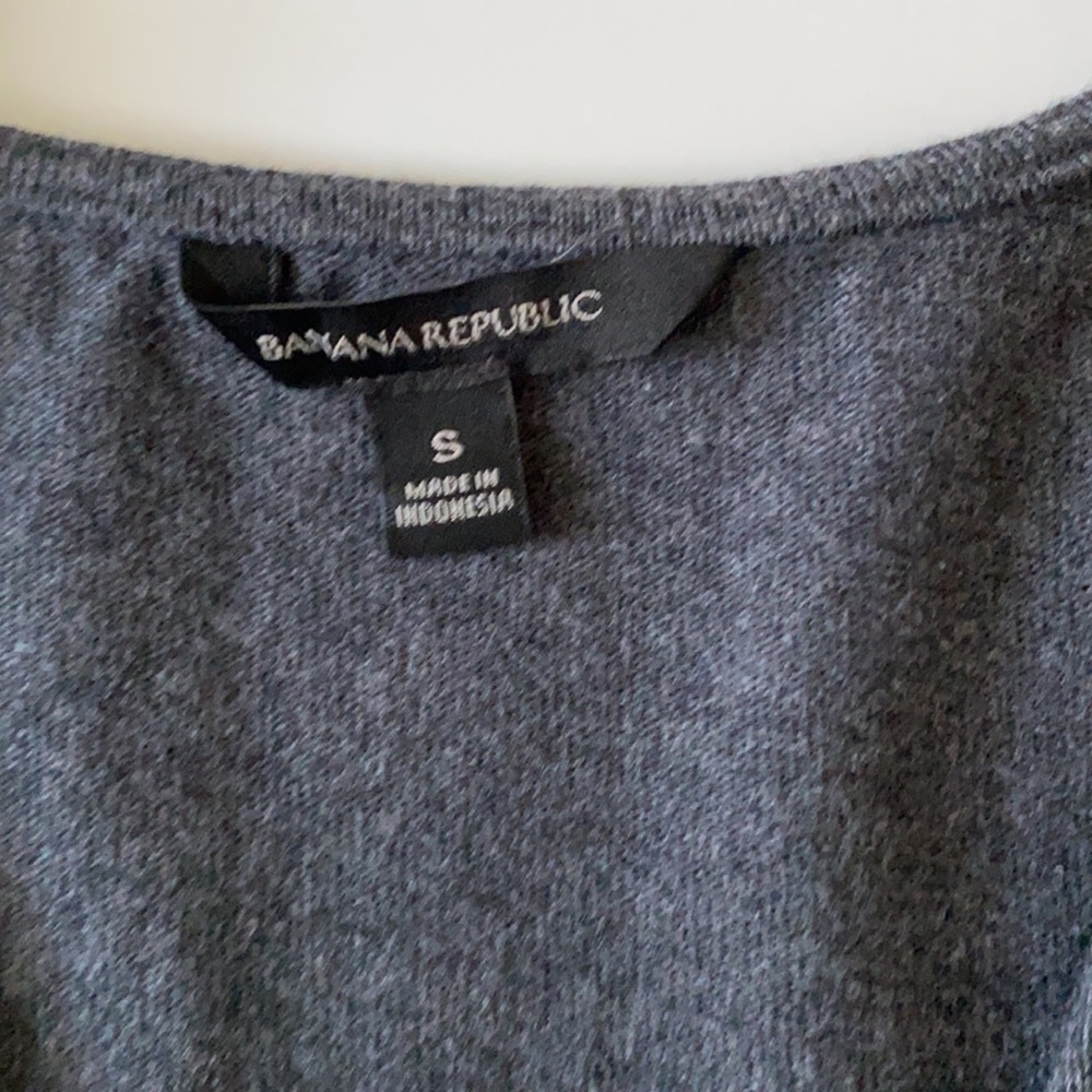 Banana Republic Top With Dome Beads size Small - Picture 5 of 10